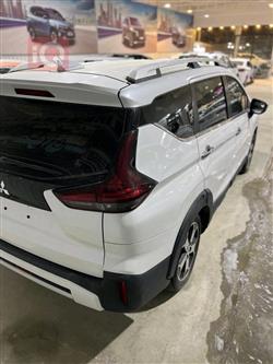 میتسوبیشی ئێکسپاندەر کرۆس